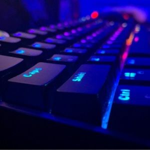 -keybored mouse and hyper x headset